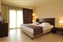 Hotel Porto Plaza Beach Resort: fotografie vybavení exteriérů a interiérů ubytování.
