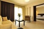 Hotel Porto Plaza Beach Resort: fotografie vybavení exteriérů a interiérů ubytování.