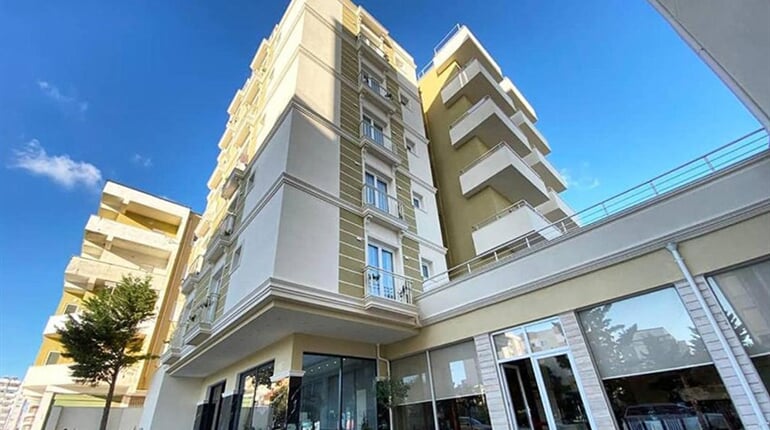Hotel Edart: fotografie vybavení exteriérů a interiérů ubytování.