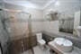 Hotel Elesio: fotografie vybavení exteriérů a interiérů ubytování.