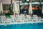 Hotel Bounty: fotografie vybavení exteriérů a interiérů ubytování.