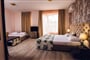 Hotel Avenue Deluxe: fotografie vybavení exteriérů a interiérů ubytování.