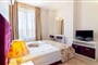 Hotel Avenue Deluxe: fotografie vybavení exteriérů a interiérů ubytování.