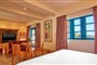 Hotel Sheraton Miramar Resort El Gouna: fotografie vybavení exteriérů a interiérů ubytování.