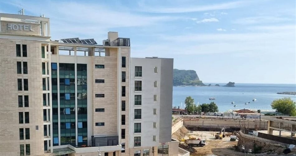 Hotel Bracera: fotografie vybavení exteriérů a interiérů ubytování.