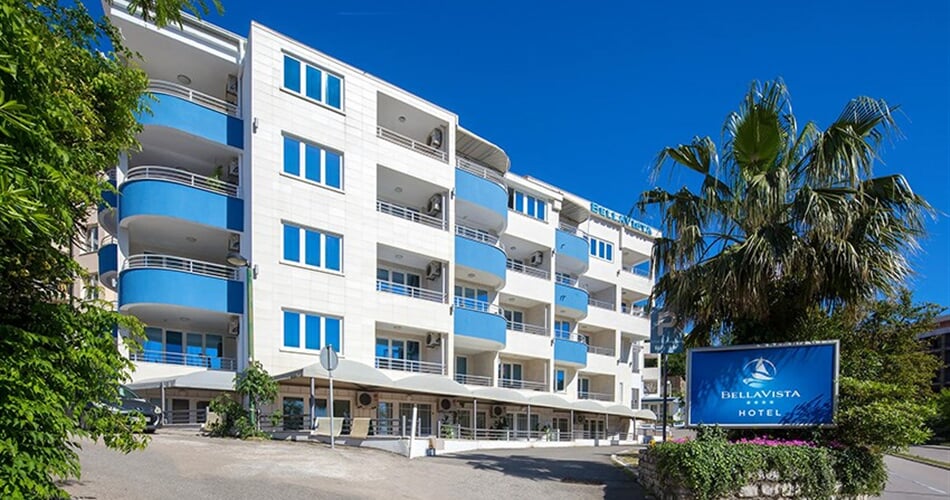 Hotel Bella Vista - Černá Hora: fotografie vybavení exteriérů a interiérů ubytování.