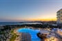Hotel Nissi Blu Beach Resort: fotografie vybavení exteriérů a interiérů ubytování.