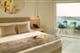Hotel Nissi Blu Beach Resort: fotografie vybavení exteriérů a interiérů ubytování.