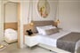 Hotel Nissi Blu Beach Resort: fotografie vybavení exteriérů a interiérů ubytování.
