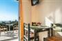 Apartmánový dům Anemona: fotografie vybavení exteriérů a interiérů ubytování.