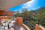 Apartmánový dům Odysseus Palace: fotografie vybavení exteriérů a interiérů ubytování.