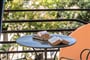 Apartmánový dům Odysseus Palace: fotografie vybavení exteriérů a interiérů ubytování.
