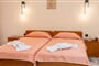 Apartmánový dům Odysseus Palace: fotografie vybavení exteriérů a interiérů ubytování.