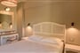 Hotel La Signora Boutique: fotografie vybavení exteriérů a interiérů ubytování.