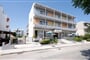 Hotel Theonia: fotografie vybavení exteriérů a interiérů ubytování.