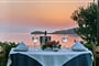 Hotel Lemnos Village Resort: fotografie vybavení exteriérů a interiérů ubytování.