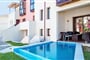 Hotel Rigas Skopelos: fotografie vybavení exteriérů a interiérů ubytování.