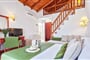 Hotel Rigas Skopelos: fotografie vybavení exteriérů a interiérů ubytování.