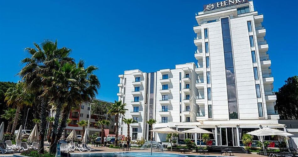 Hotel Henry Resort & SPA: fotografie vybavení exteriérů a interiérů ubytování.