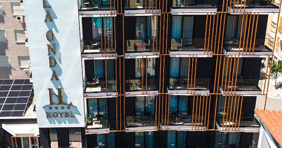 Hotel La Onda: fotografie vybavení exteriérů a interiérů ubytování.