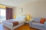 Hotel Bleart: fotografie vybavení exteriérů a interiérů ubytování.