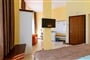 Hotel Evridika: fotografie vybavení exteriérů a interiérů ubytování.