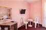 Hotel Zeus - Bulharsko: fotografie vybavení exteriérů a interiérů ubytování.