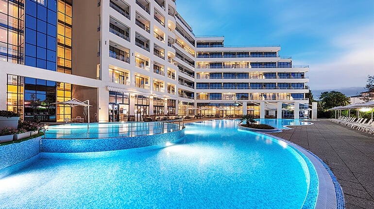 Hotel IM Dreamer (ex Four Points by Sheraton Sunny Beach): fotografie vybavení exteriérů a interiérů ubytování.