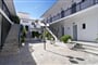 Hotel Athina - Kefalonie: fotografie vybavení exteriérů a interiérů ubytování.