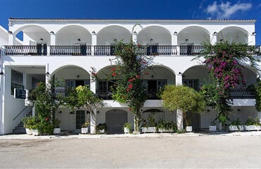 Karavomilos - Hotel Athina - Kefalonie