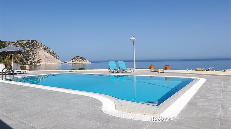 Hotel Petani Beach Suites: fotografie vybavení exteriérů a interiérů ubytování.