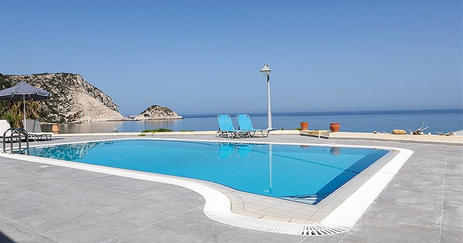 Hotel Petani Beach Suites: fotografie vybavení exteriérů a interiérů ubytování.