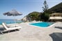 Hotel Petani Beach Suites: fotografie vybavení exteriérů a interiérů ubytování.