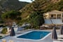 Hotel Petani Beach Suites: fotografie vybavení exteriérů a interiérů ubytování.