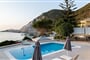 Hotel Petani Beach Suites: fotografie vybavení exteriérů a interiérů ubytování.