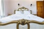 Aparthotel Stellatos House: fotografie vybavení exteriérů a interiérů ubytování.