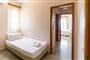 Aparthotel Stellatos House: fotografie vybavení exteriérů a interiérů ubytování.