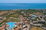 Hotel Apollonion Asterias Resort & Spa: fotografie vybavení exteriérů a interiérů ubytování.