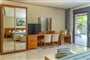 Hotel Apollonion Asterias Resort & Spa: fotografie vybavení exteriérů a interiérů ubytování.