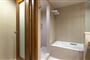 Hotel Apollonion Asterias Resort & Spa: fotografie vybavení exteriérů a interiérů ubytování.