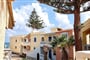 Aparthotel Niros Beachfront: fotografie vybavení exteriérů a interiérů ubytování.