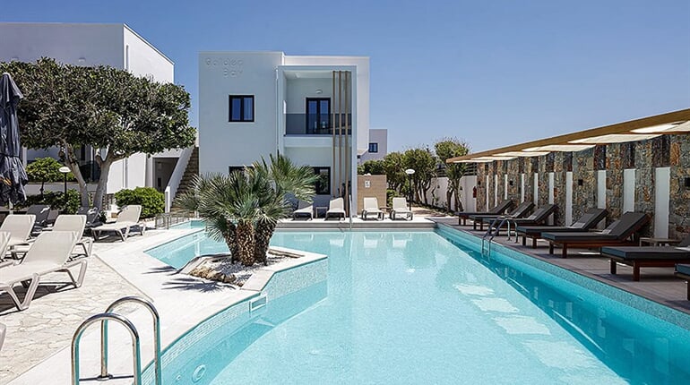 Hotel Golden Bay Boutique and Bungalows: fotografie vybavení exteriérů a interiérů ubytování.