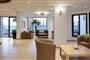 Hotel Golden Bay Boutique and Bungalows: fotografie vybavení exteriérů a interiérů ubytování.