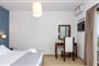 Hotel Golden Bay Boutique and Bungalows: fotografie vybavení exteriérů a interiérů ubytování.