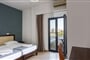 Hotel Golden Bay Boutique and Bungalows: fotografie vybavení exteriérů a interiérů ubytování.