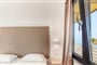 Hotel Golden Bay Boutique and Bungalows: fotografie vybavení exteriérů a interiérů ubytování.