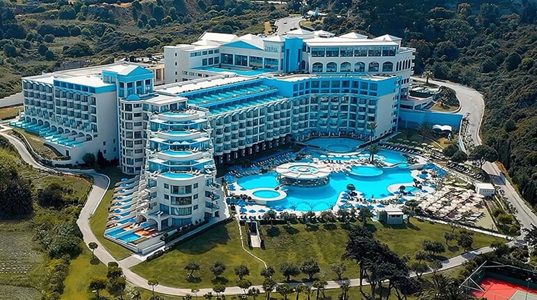 Hotel Atrium Platinum: fotografie vybavení exteriérů a interiérů ubytování.