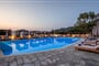 Hotel Skopelos Holidays & Spa: fotografie vybavení exteriérů a interiérů ubytování.