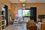 Hotel Skopelos Holidays & Spa: fotografie vybavení exteriérů a interiérů ubytování.