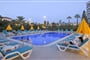 Hotel Oji Beach: fotografie vybavení exteriérů a interiérů ubytování.